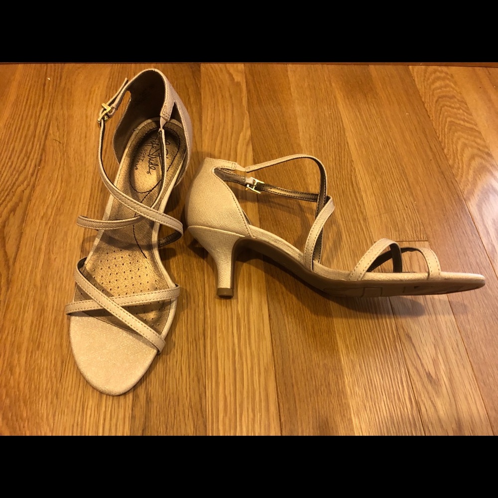 Life stride brand heels